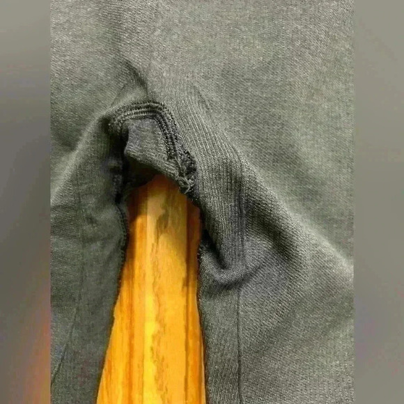 Lululemon size 4 in the flow black crop pants - Picture 3 of 3